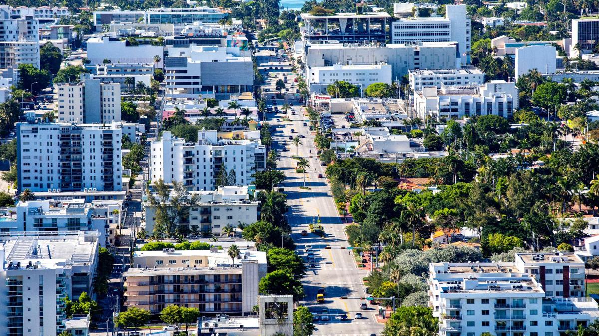 Vista de Miami Beach desde la parte norte de Alton Road, en mayo del 2020. La ciudad de Miami está aceptando solicitudes para ayudar a sus residentes afectados por la crisis del COVID-19 con el pago del alquiler o la hipoteca.