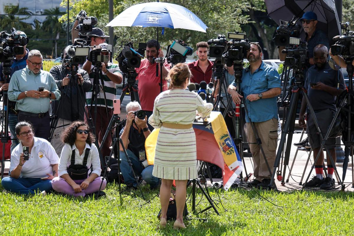 Members of the press gathered as leaders of the Venezuelan community denounces the flights by Governor Ron DeSantis of Venezuelan asylum seekers. On Thursday, September 15, 2022 Venezuelan leaders denounced the DeSantis-Nuñez Administration for Wednesday flights of asylum seekers, including 50 Venezuelans from Florida to Martha’s Vineyard during a press conference at Doral, Florida.
