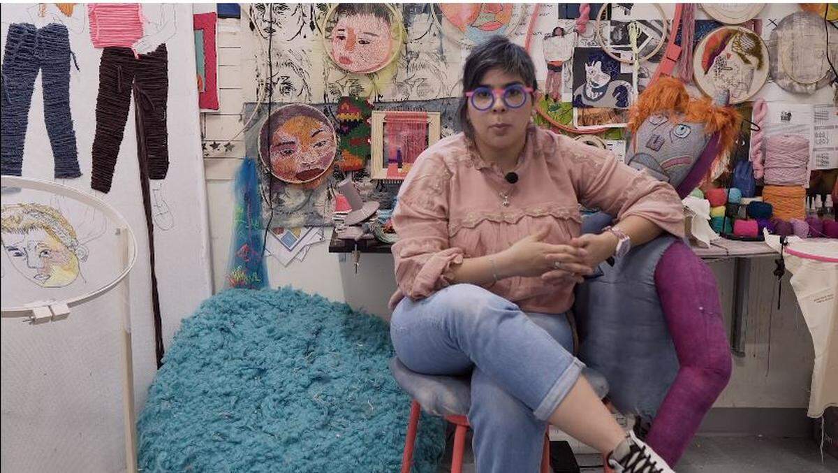 Exhibición de Arte: ‘Hijos de la Inmigración’ de Aurora Molina en la Biblioteca Sucursal hispana.