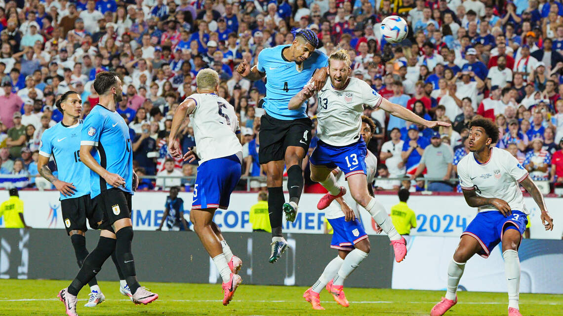Uruguay mantiene su paso perfecto y deja a Estados Unidos fuera de su Copa América
