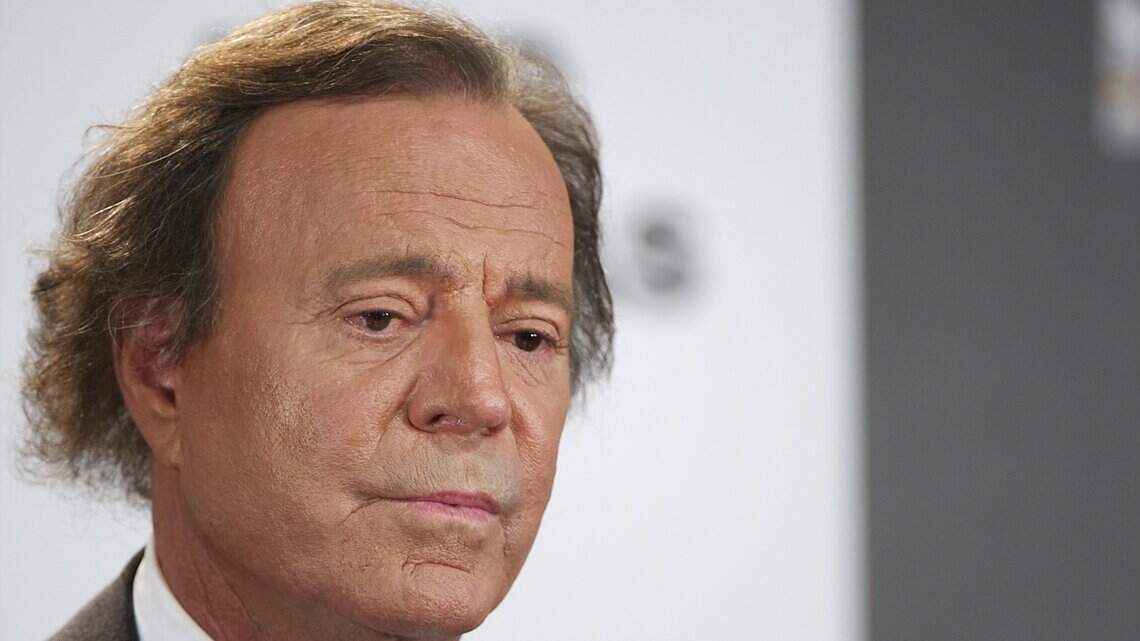 Julio Iglesias presentará querella contra Yolanda Díaz por injurias y ...