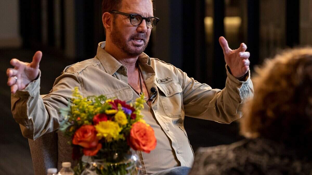 Willy Chirino 50 años de música, regresa por demanda popular al James L. Knight Center.