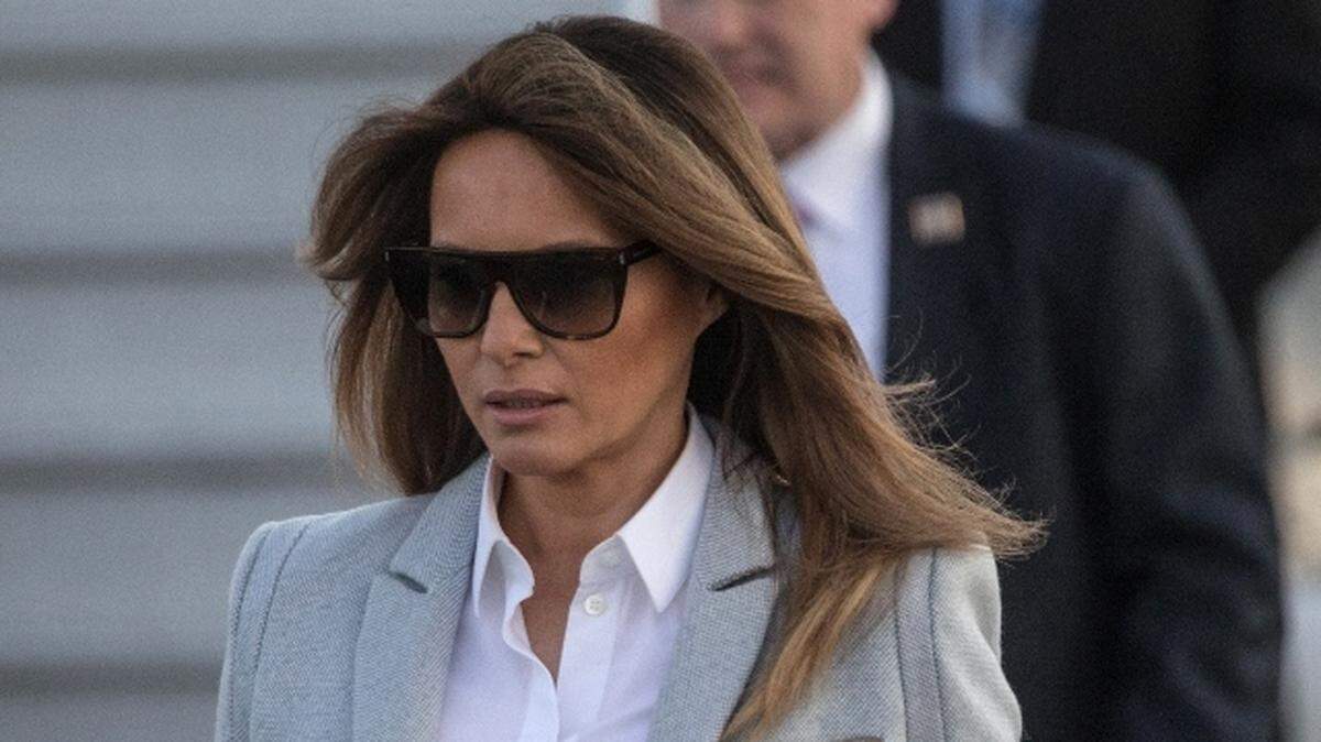 La primera dama de EEUU, Melania Trump, a su llegada al aeropuerto internacional de Helsinki, Finlandia, el pasado 15 de julio. (Chris McGrath/Getty Images)