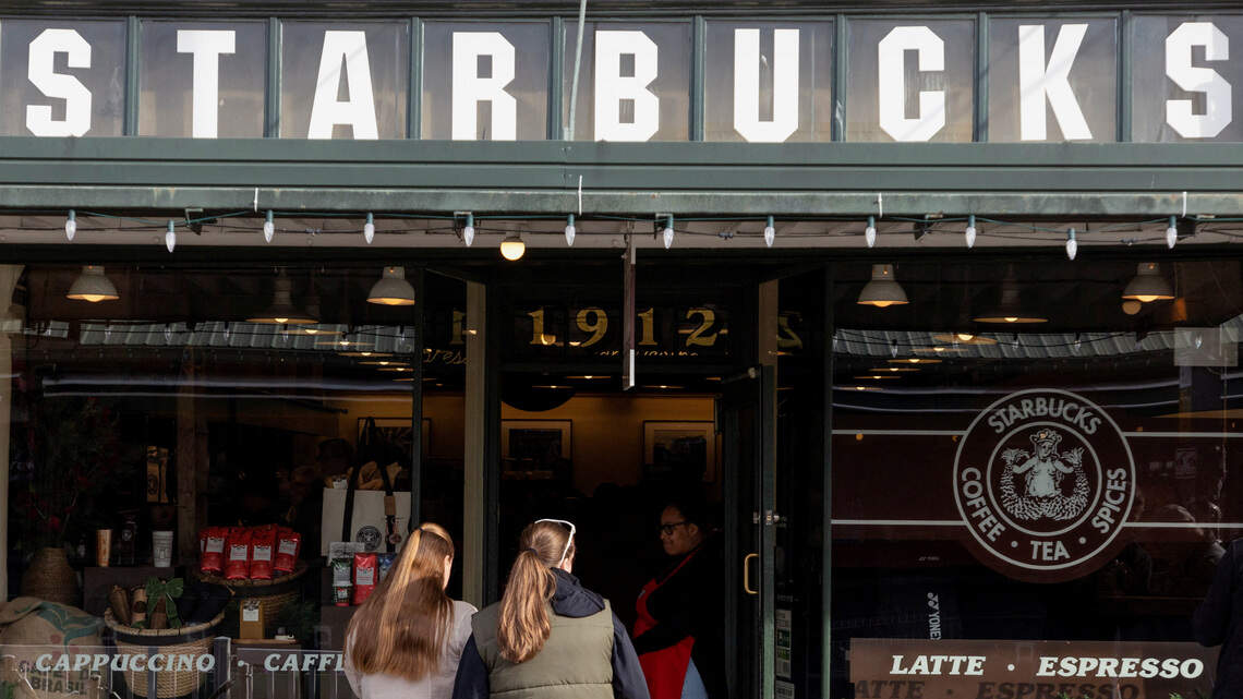 Starbucks cerrará otras 250 cafeterías en Norteamérica