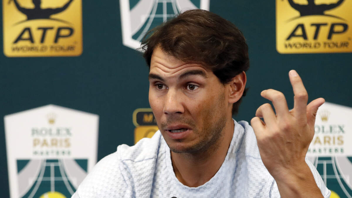Rafael Nadal habla en una conferencia de prensa en París el 31 de octubre de 2018.