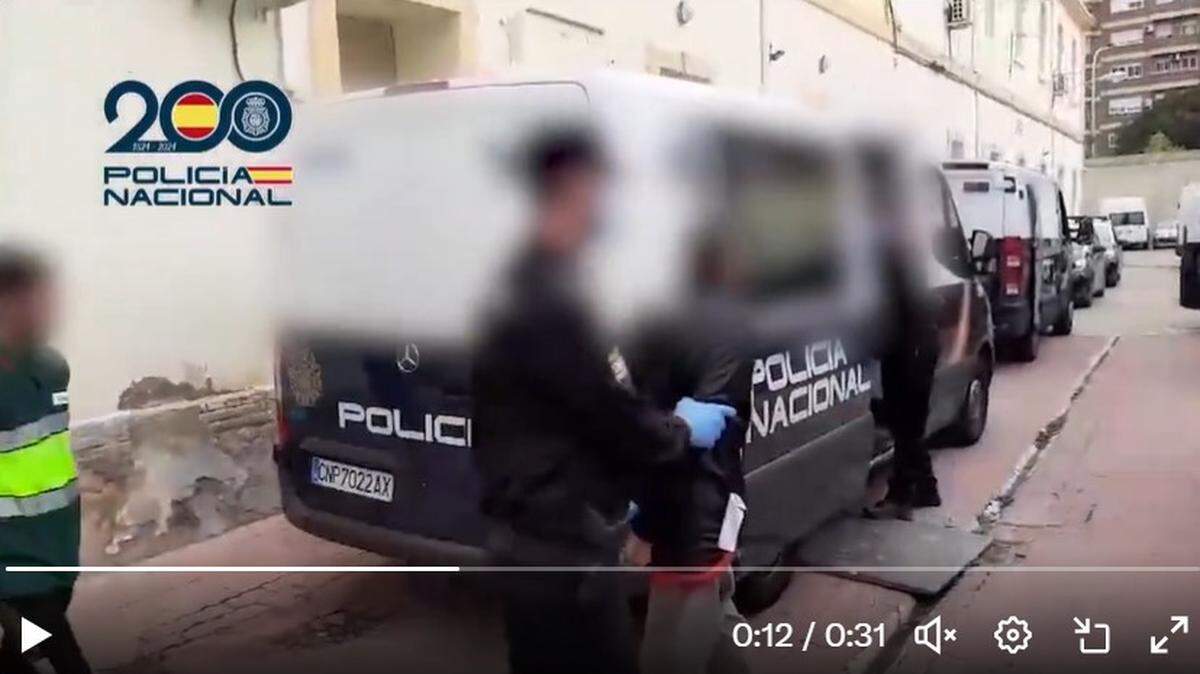La Policía Nacional informó del arresto de cinco personas tras supuesto robo en una joyería en Aldaia, Valencia, una zona devastada por las recientes inundaciones en España.