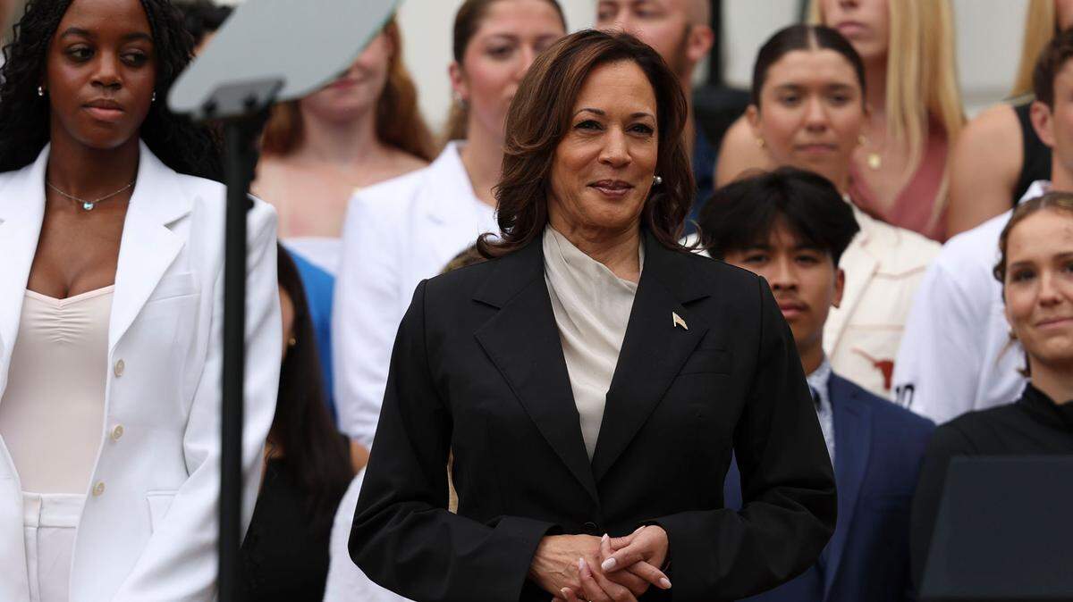 La vicepresidenta de Estados Unidos, Kamala Harris, alcanzó este lunes el apoyo de suficientes delegados como para garantizar su nominación en el Partido Demócrata como candidata a las elecciones presidenciales de noviembre, según el congresista de California Robert García.