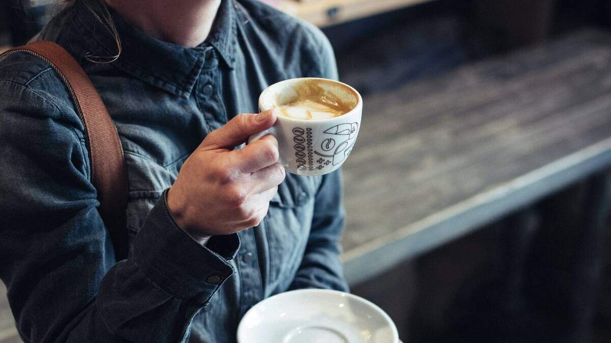 Es recomendable esperar unos minutos antes de ingerir té, café, mate u otras bebidas calientes.