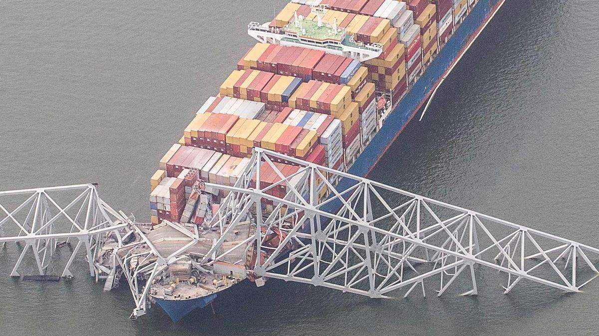 Las autoridades estadounidenses suspendieron este martes las labores de rescate de los seis desaparecidos en el derrumbe del puente de Baltimore (Maryland) al considerar que ya fallecieron tras 18 horas en el agua.