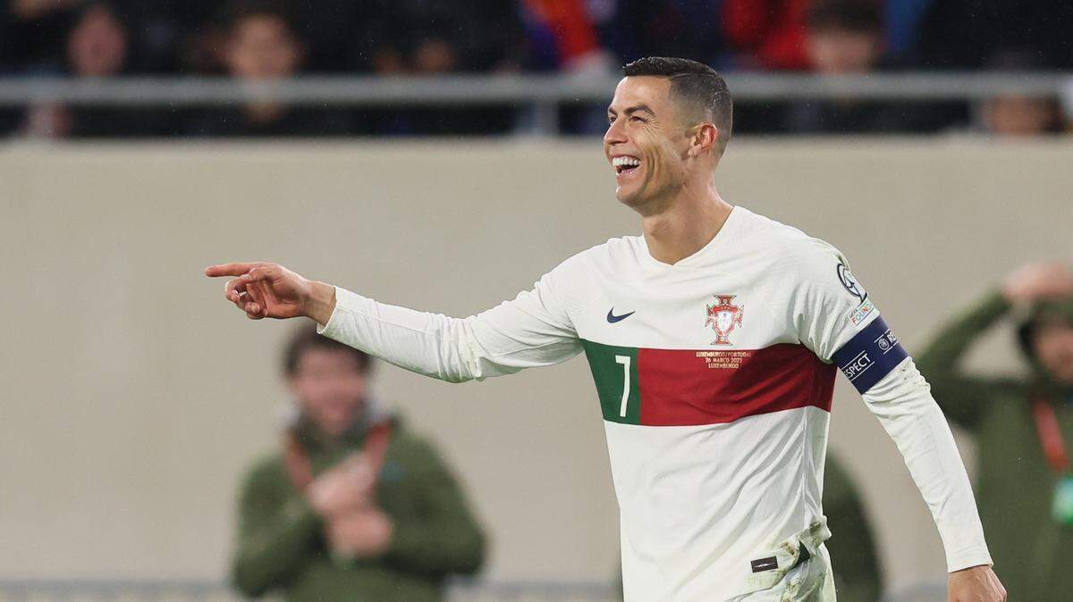 Cristiano Ronaldo se siente nuevamente en casa. Solamente necesitó de dos partidos para hacer las paces con la selección de Portugal y mostró que no ha terminado de impresionar a nivel internacional todavía.