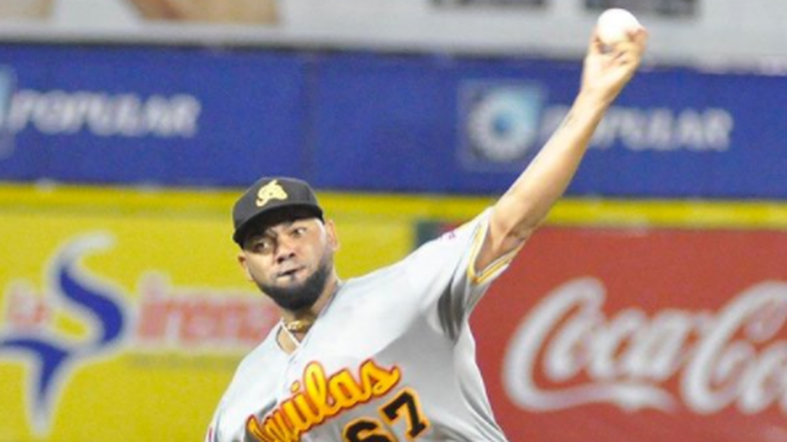 Francisley Bueno tiró seis episodios de una carrera para acreditarse la victoria de las Águilas Cibeñas 6-3 ante los Gigantes del Cibao, el domingo 12 de noviembre del 2017.