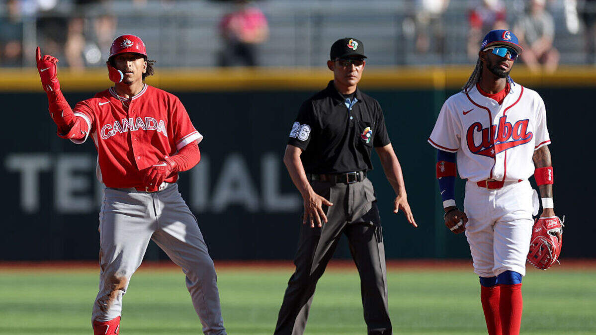 El receptor de Canadá Bo Naylor celebra tras pegar un doble ante Cuba, en el partido del Grupo A del Clásico Mundial de Béisbol, efectuado el 11 de marzo de 2026 en San Juan, Puerto Rico. 