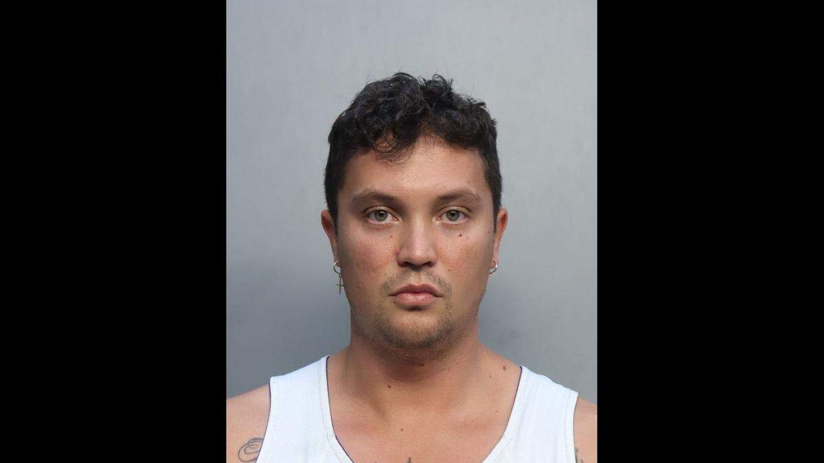 Leonardo Venegas, de 32 años, está acusado de intentar secuestrar a una niña de seis años en un complejo de apartamentos de Little Haiti, en Miami.