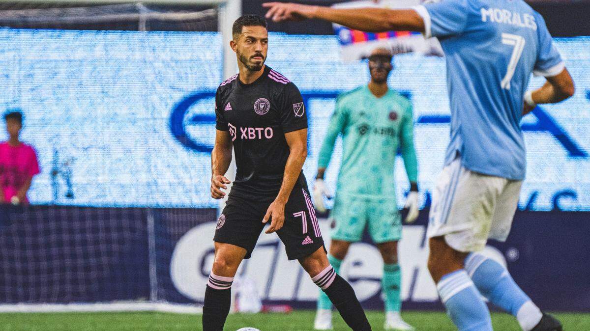 Juean Mota (7), del Inter Miami CF, controla el balón en el partido de MLS de este 23 de julio ante el NY City en Nueva York.