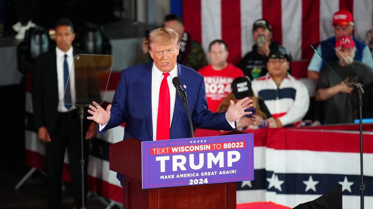 El expresidente y candidato republicano Donald Trump da un discurso el miércoles 1 de mayo de 2024, en Waukesha, Wisconsin.