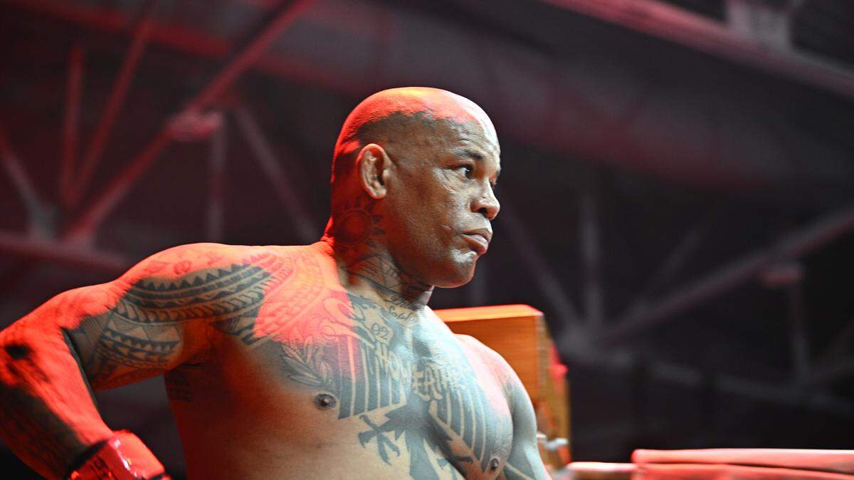 El veterano cubano Héctor Lombard fue noqueado por James “The Loose” Cannon en el primer round de su combate en Dirty Boxing 3 que tuvo lugar en Coconut Grove, Miami. 