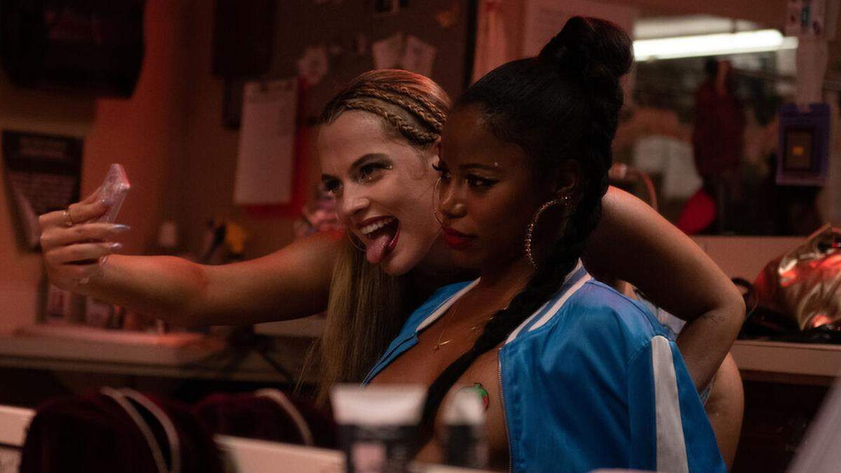 En O Cinema Miami Beach se proyecta 'Zola' (2021), una travesía de violencia y acción con una galería de personajes muy peculiares.