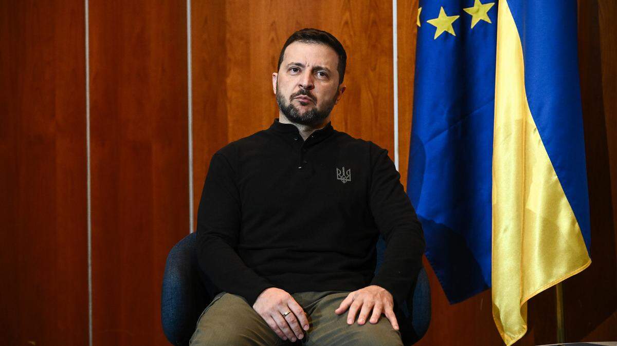 El presidente de Ucrania, Volodimir Zelenski, avisó este jueves que no se debe confiar en las afirmaciones de su homólogo ruso Vladimir Putin sobre su deseo de poner fin a la guerra y pidió acordar con Donald Trump un plan para la paz.