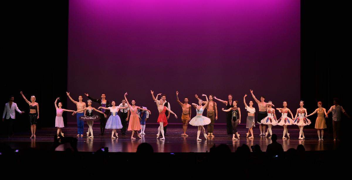 Todos los artistas participantes en la Gala de Clausura de Estrellas del XXVII International Ballet Festival of Miami Festival (IBFM), un evento que regresa en agosto de 2023. 