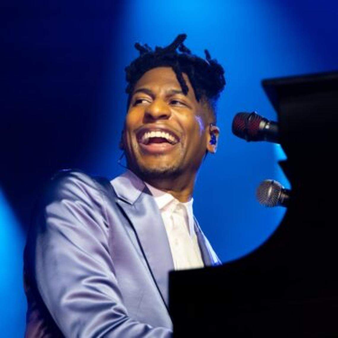 Jazz de Nueva Orleans presenta al músico, compositor y letrista Jon Batiste en The Hangar Coconut Grove.