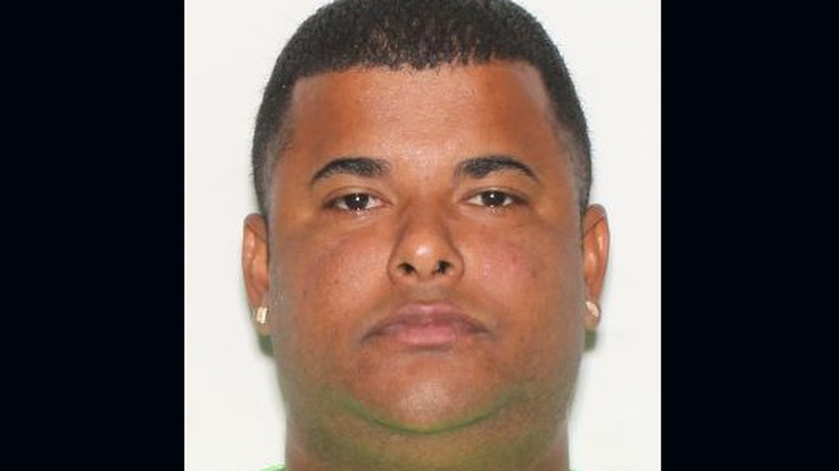 El Departamento de Policía de Miami-Dade pide ayuda a la comunidad y a los medios de comunicación y sus afiliados en Texas y Florida para dar con el paradero de Robert Aveille Rodríguez.