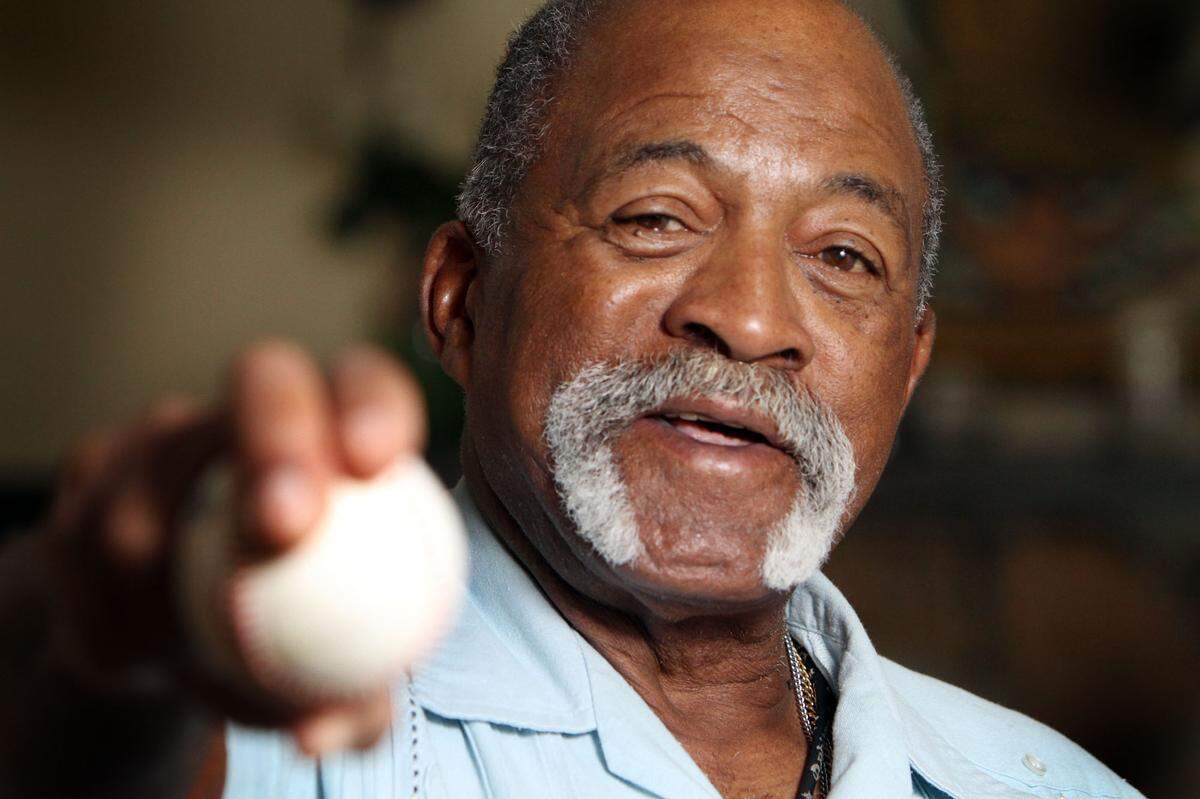 Luis Tiant fue uno de los mejores y más dominantes serpentineros de su época. Jugó en 19 temporadas en Grandes Ligas y dejó una efectividad de 3.30, con 2,416 ponches propinados.
