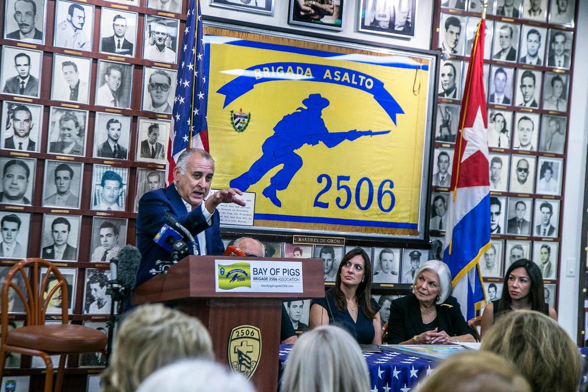 El alcalde de Hialeah, Esteban L. “Steve” Bovo Jr.