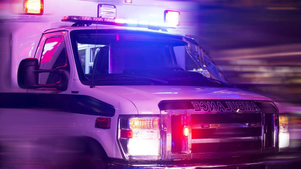 Un ciclista de 53 años sufrió heridas de gravedad tras ser atropellado el domingo en la mañana cerca del vecindario de Coconut Grove de Miami. 