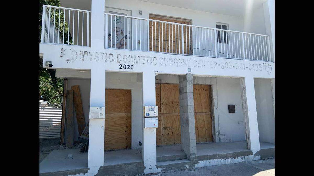 El local del New World Medical & Mystic Cosmetic Surgery de Miami, ubicado en 2020 SW First St.