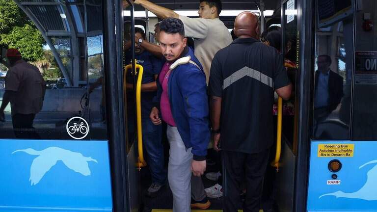 Miami-Dade evita recortes a autobuses de madrugada, pero el servicio nocturno podría sufrir reducciones