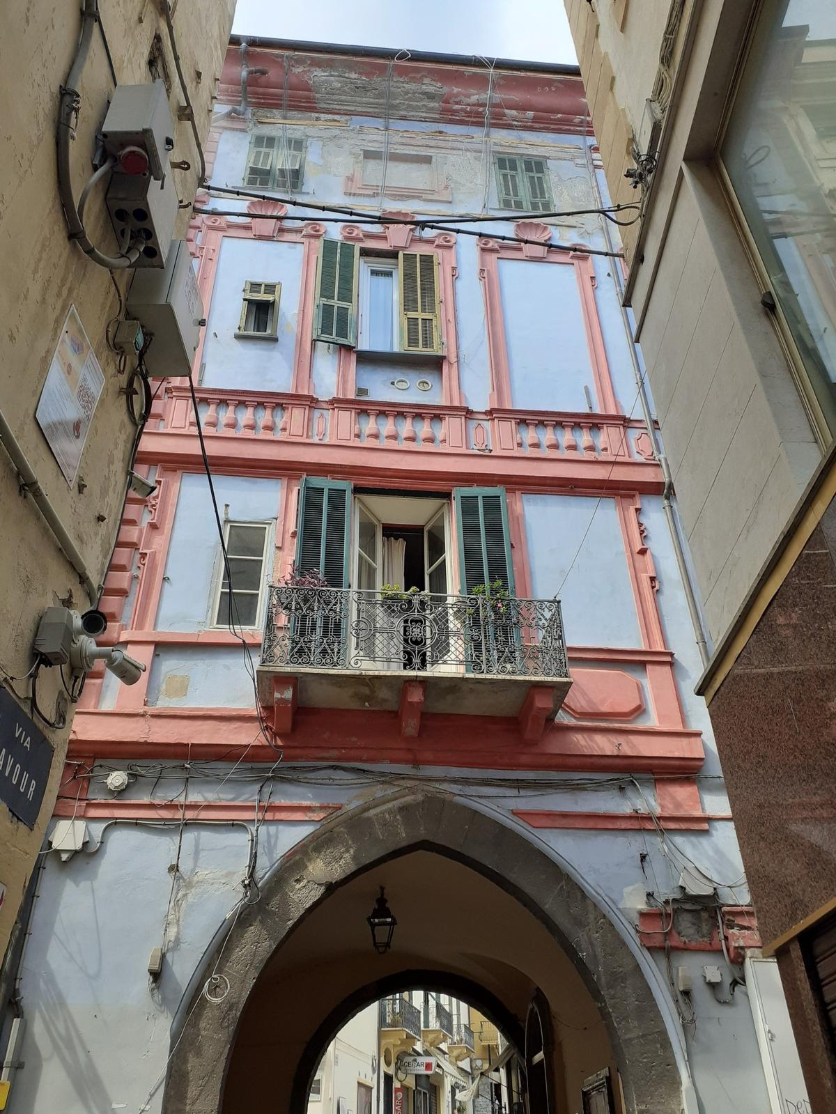 Arquitectura de La Pigna, barrio medieval de San Remo.