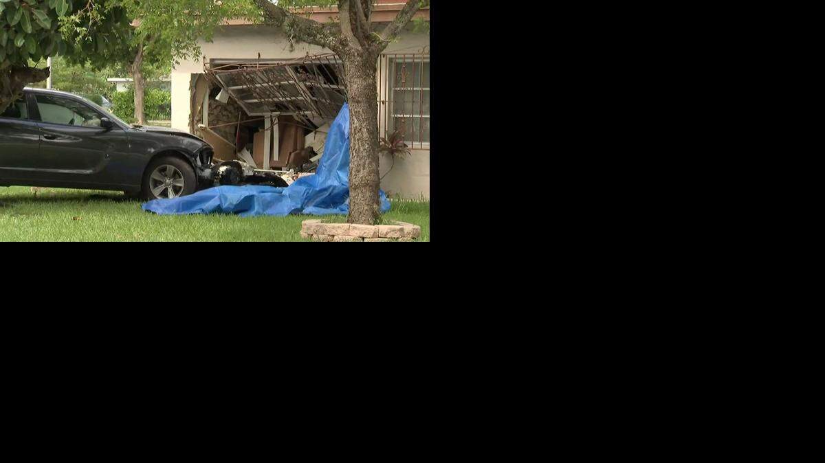 El accidente ocurrió el pasado domingo, en el 13645 NW 5 Avenue. Cortesía CBS4