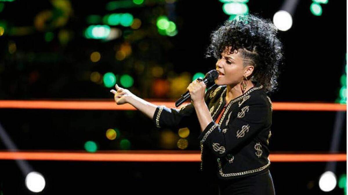 Sophia Urista en el programa “The Voice” en 2016.