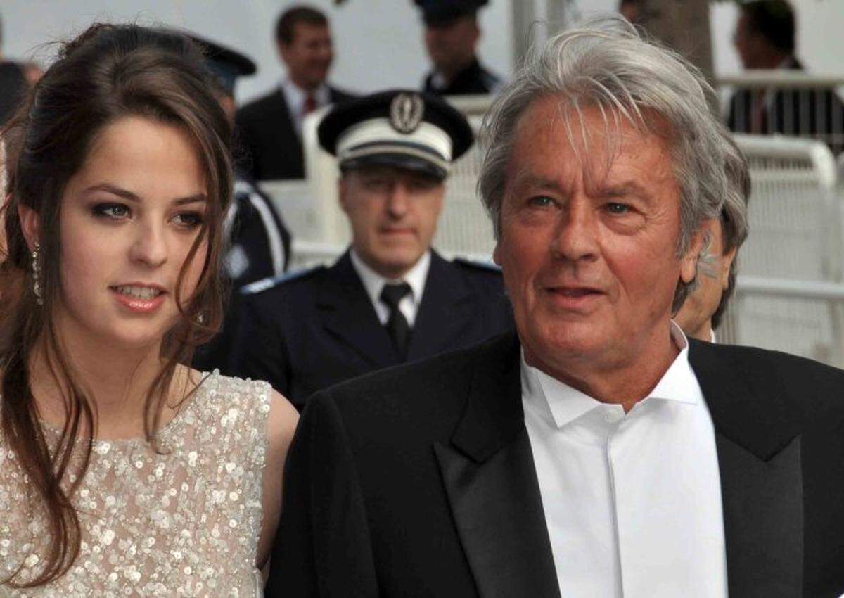 Delon con su hija Anouchka en el Festival de Cine de Cannes de 2010.
