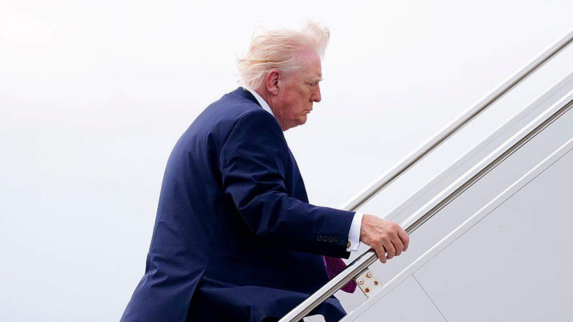 Oppenheimer: El nombre de Trump en chocolates, aeropuertos y dólares | Opinión