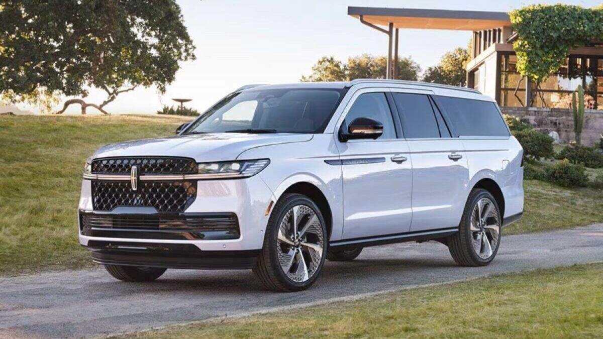 La sensación de lujo y la tecnología avanzada del Lincoln Navigator del 2026 lo convierten en un destacado SUV de lujo, ideal para viajar en familia y con estilo. Además, su robusto motor V6 lo sitúa a la cabeza de su categoría en cuanto a capacidad de remolque.