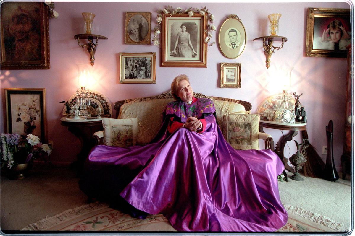 Walter Mercado en su apartamento de Miami, el 26 de marzo de 1997.