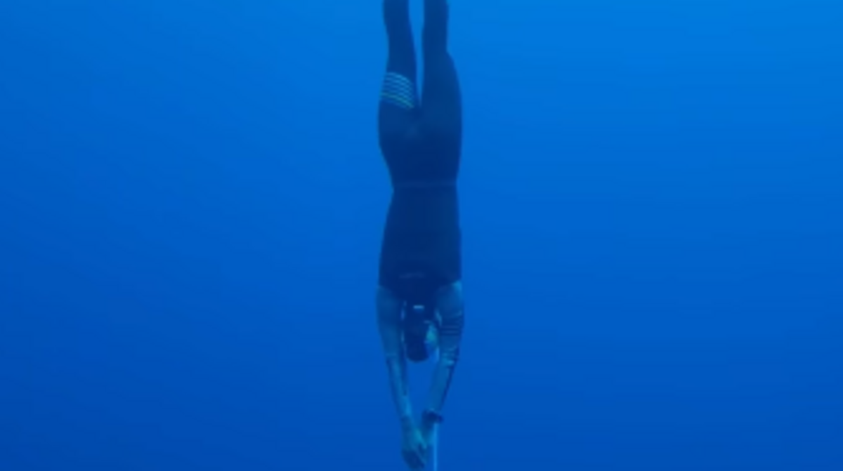 La campeona ucraniana de apnea, Kateryna Sadurska, elevó este lunes a ocho los récords mundiales obtenidos desde 2023 al romper sus propios límites en la disciplina peso constante sin aletas (CNF) con una inmersión de 86 metros (282 pies) durante el torneo Elemento Azul 2025 en Dominica.