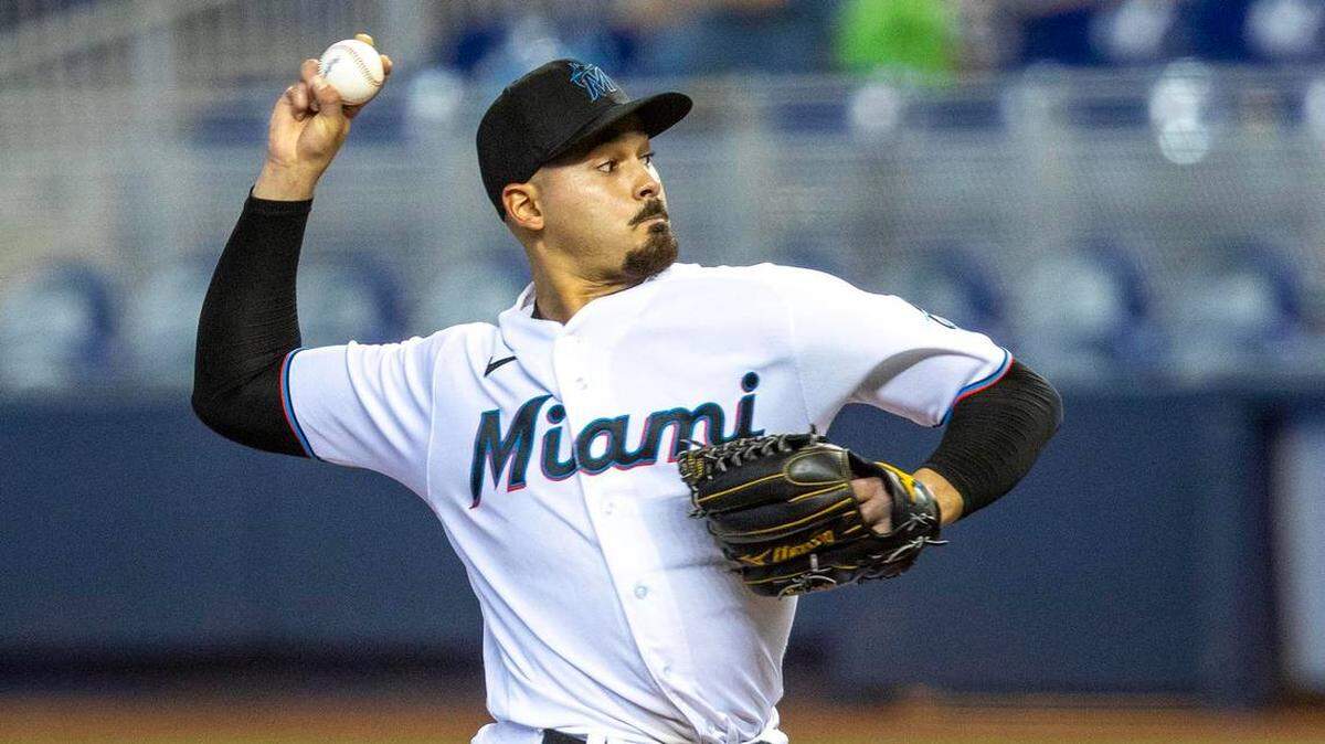 Demasiado rápido y demasiado contundente, así actuó el árbitro Dan Iassogna después de que Pablo López golpeara con un lanzamiento a Ronald Acuña Jr en la misma primera entrada del juego contra los Bravos