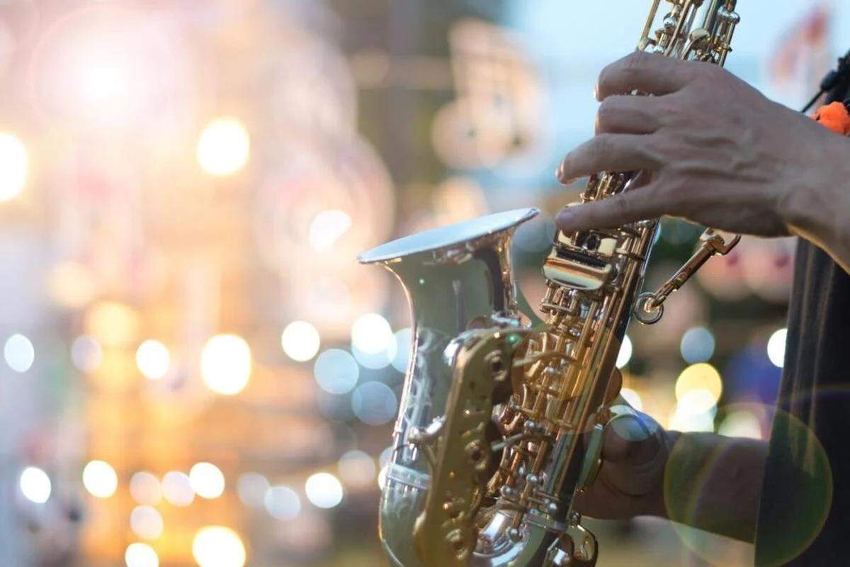 Celebre el Día Internacional del Jazz en The Betsy Hotel The Diaspora Vibe Afrobeat Allstars.