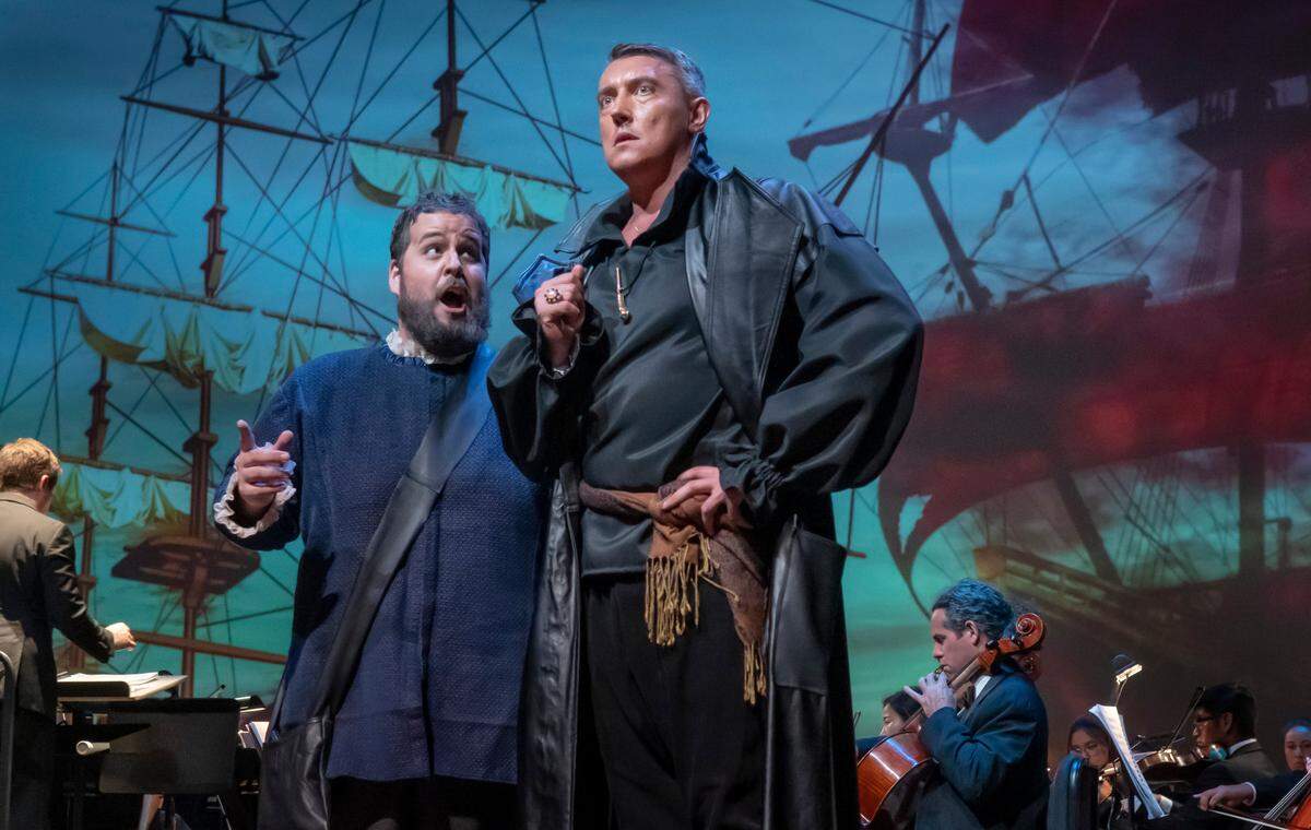 En el Festival de 2019 el Wagner Institute debutó en el Arsht Center con “The Flying Dutchman”. En la foto: Roman Ialcic (en el rol protagónico) y Samuel Weiser (como Daland).