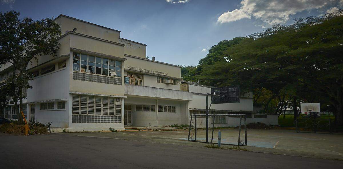 Escuela de Medicina Razzeti UCV, edificio del Instituto de Cirugía Experimental.