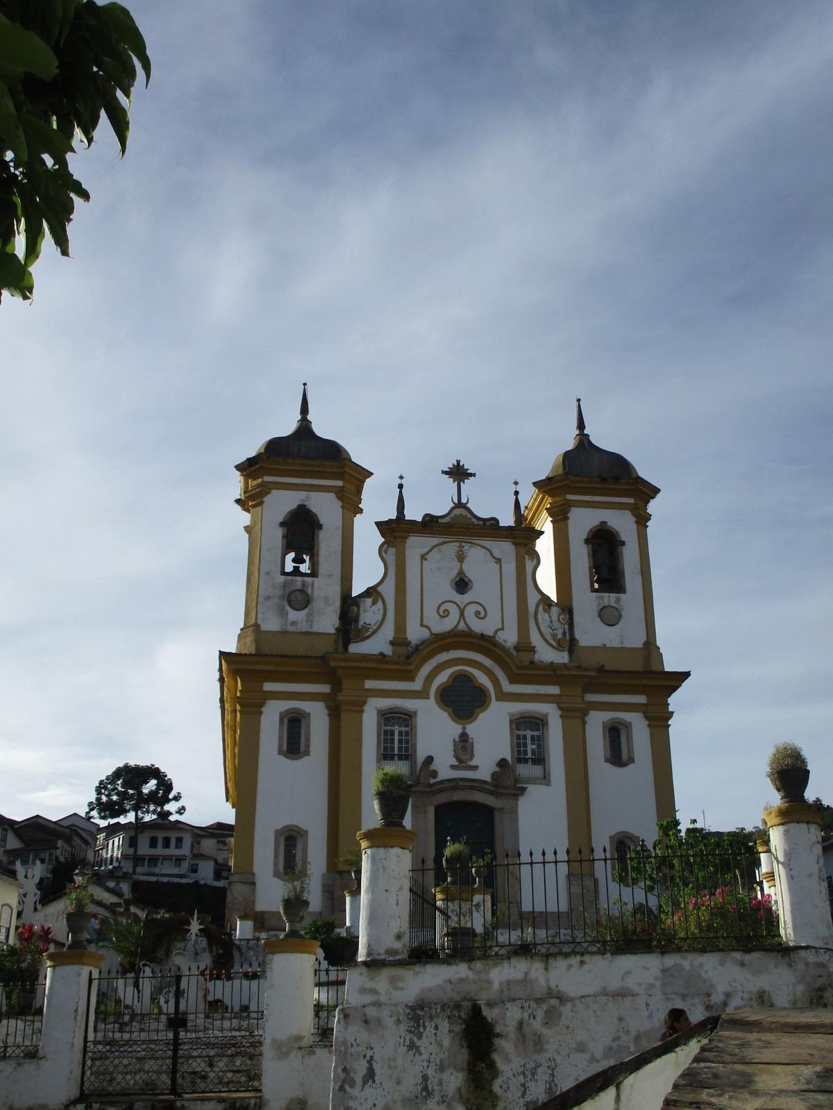 Iglesia la Concepción y museo del Aleijadinho.