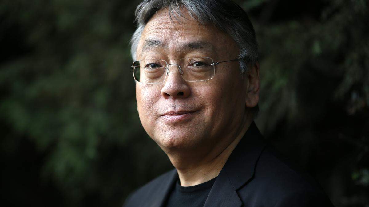 Kazuo Ishiguro tras conocer que ganó el premio Nobel de Literatura. 