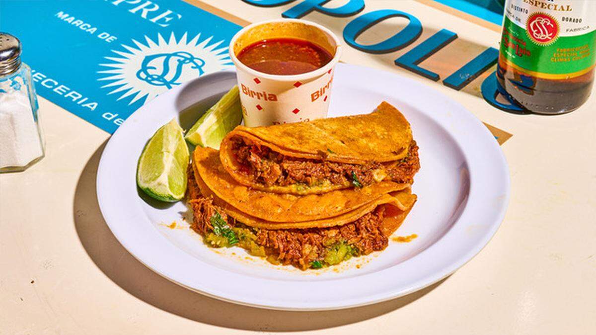Tacombi Wynwood, la nueva taquería del distrito de las artes que ofrece algunos de los mejores tacos de Miami, cócteles clásicos y cerveza helada