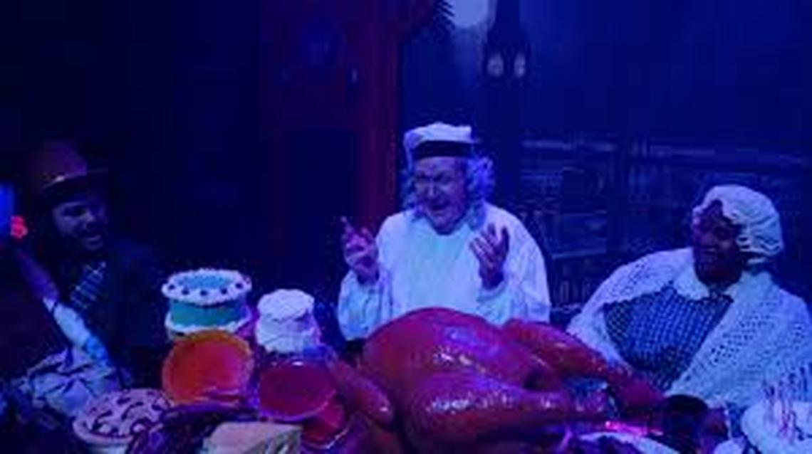 ‘¡Scrooge!’ Un cuento de Navidad reinterpretado en el  Sandrell Rivers Theater.