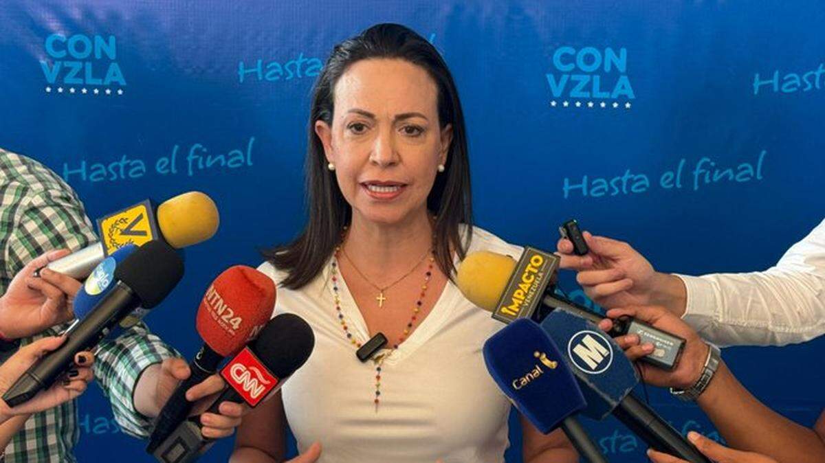 La candidata presidencial opositora María Corina Machado declarada a medios en Venezuela. El Tribunal Supremo de su país ratificó su inhabilitación por 15 años el 26 de enero de 2024,