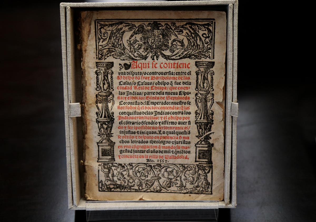 El libro más antiguo en la Colección cubana de UM recoge el primer debate moral en la historia de Europa, entre el padre Las Casas y el teólogo Juan Ginés de Sepúlveda,que se celebró en Valladolid, España, en 1551.