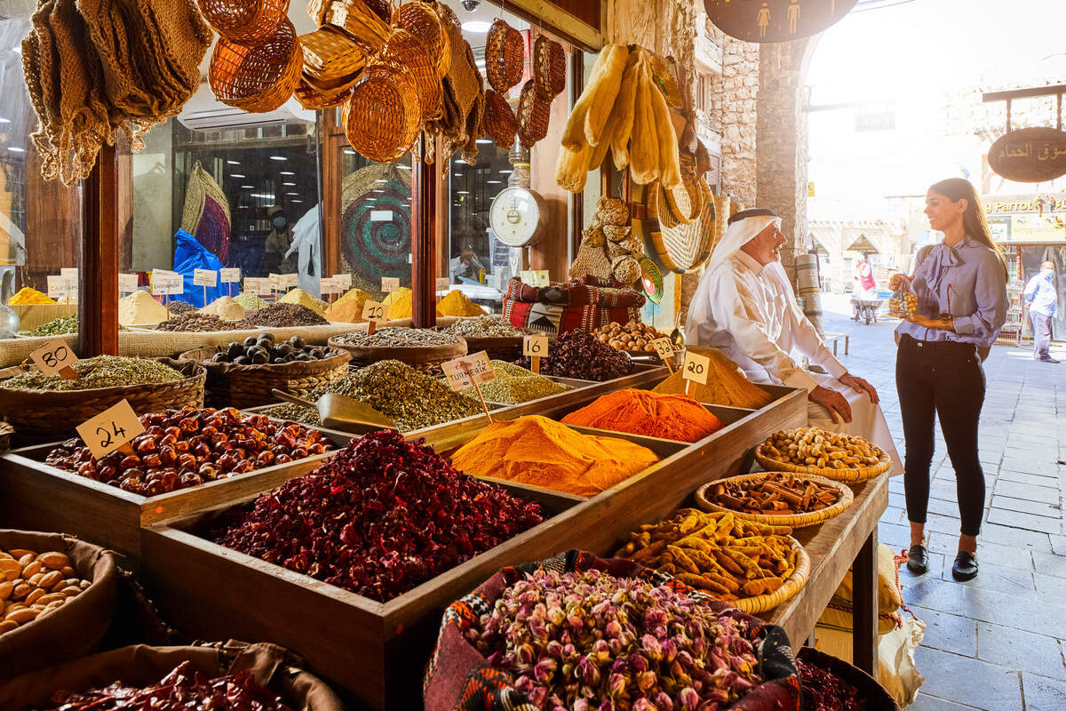 Entre las calles más destacadas del Souq Waqif llama la atención las calles especializadas especias.  