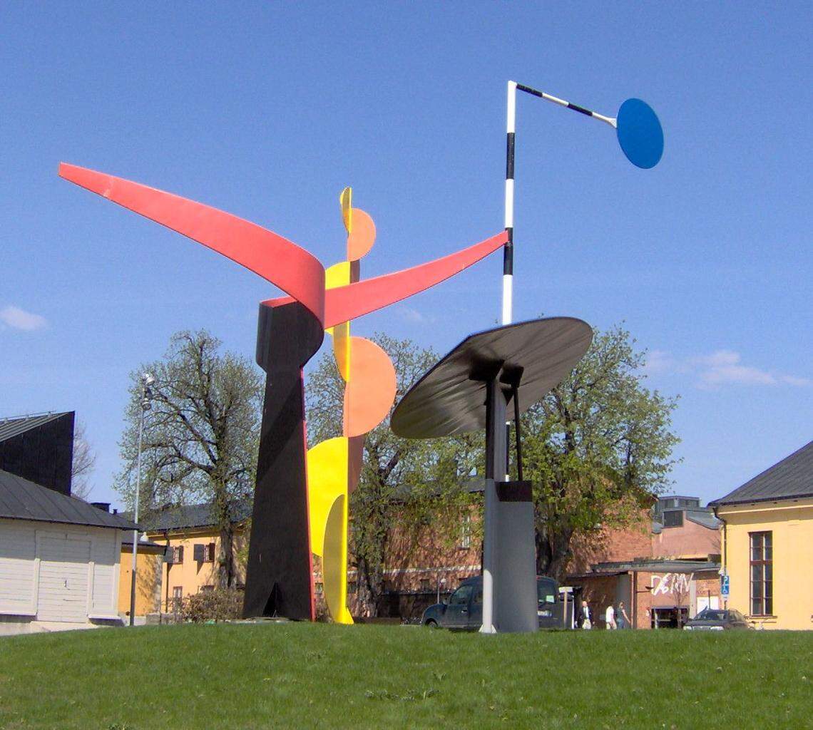 “The Four Elements” (1961), Moderna Museet, Estocolmo, instalación en la entrada del museo.